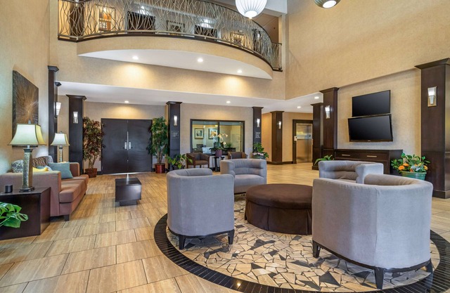 Best Western Plus Lytle Inn & Suites