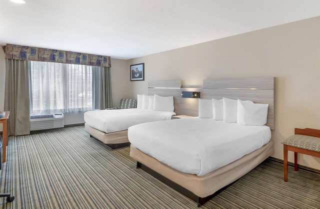 Best Western Plus Twin View Inn & Suites