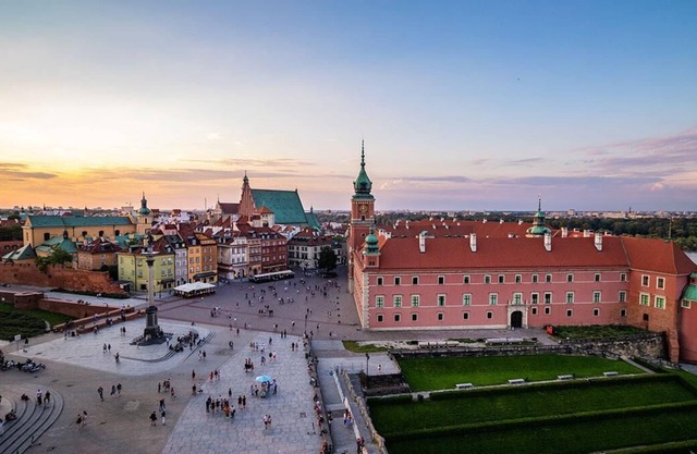 Better Choice For Your Vacation! 4 Awesome units w/ Parking near Castle Square