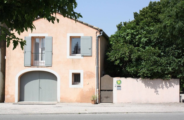 Between Avignon and Nîmes, in a village on the banks of the Rhône .