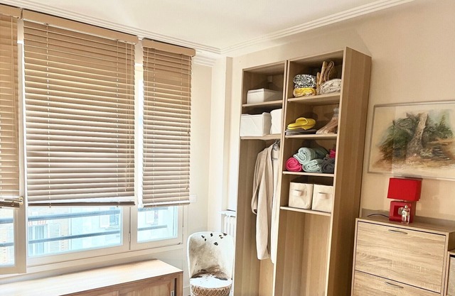 Between the Eiffel Tower and Bois de Boulogne, quiet, elegant apartment!