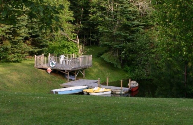 Bide-A-While - 2 Bedroom Cottage Forest & Lake PEI Cottages