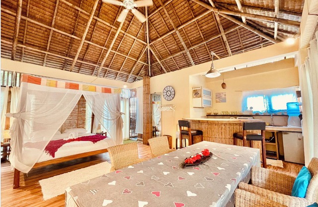 Big Bali-Style Studio with Kitchen, 3 Min to Beach