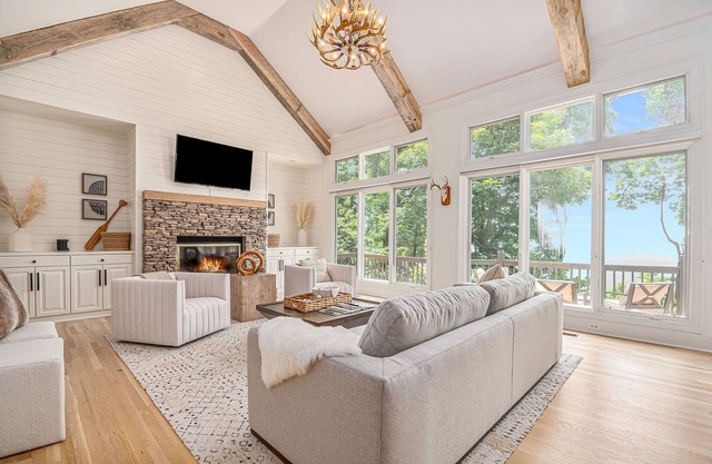 Big Canoe Mountain Home with Spectacular Mountain Views - Game room!