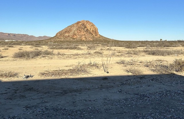 Big sky mountain views, 20 acres to yourselves. 21 mins Ghost town.