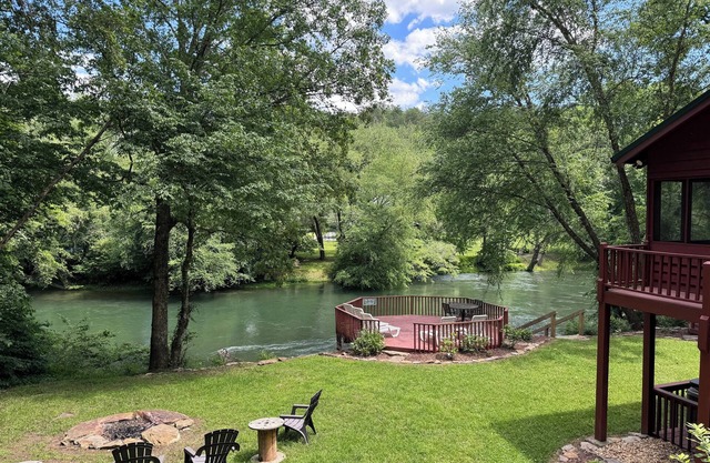 Bigfoot's River Retreat