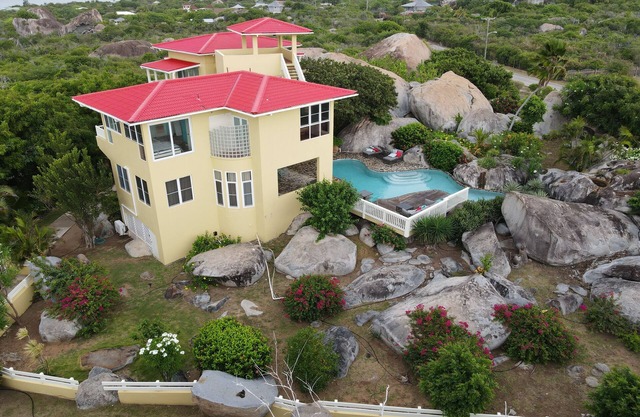 Bigger Splash Villa: private with pool and concierge in unspoiled Virgin Gorda