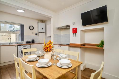 Birkenhead Haven - Sleeps 14 - Family and Group Stay