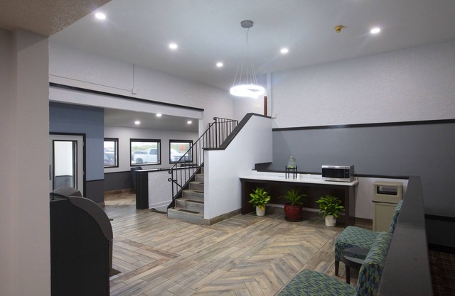 Bison Inn and Suites