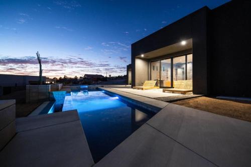 Black Casita by Fieldtrip - Bold Villa w Pool Spa