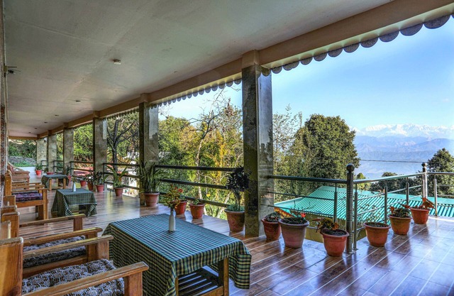 Blossom Hideaway Kausani