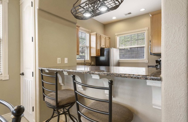 Blue Bird Hideaway in Live Entertainment Capital!