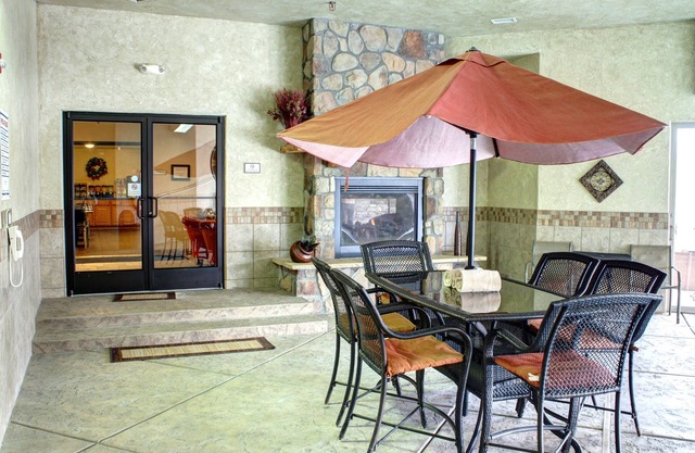 Blue Mountain Inn And Suites