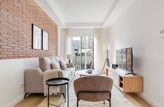 Blueground | El Poblenou, pool & w/d