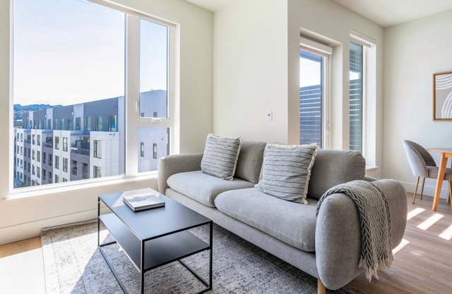 Blueground | Ingold - Milldale, pool, nr Bay Park