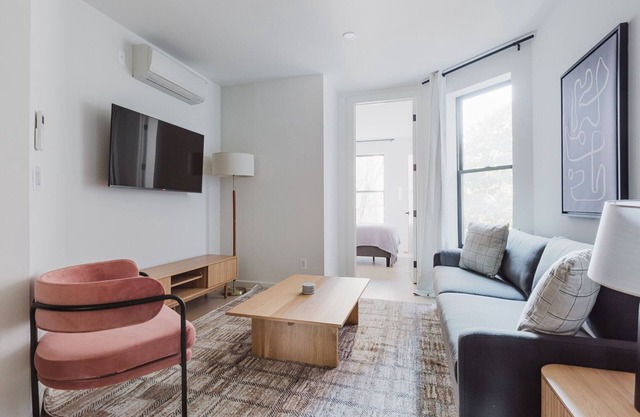Blueground | Park Slope 2bd apartment
