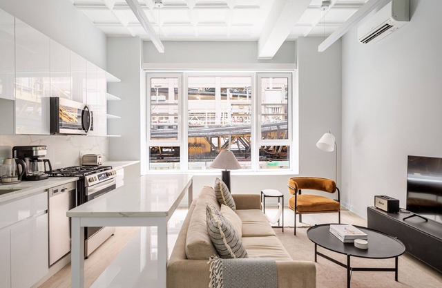 Blueground | The Loop, elevator, nr Willis Tower