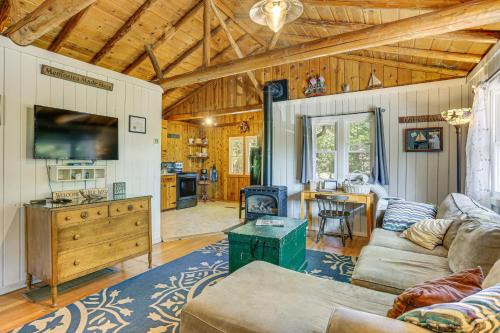 Boat, Hike and Fish Rustic Greenwood Retreat