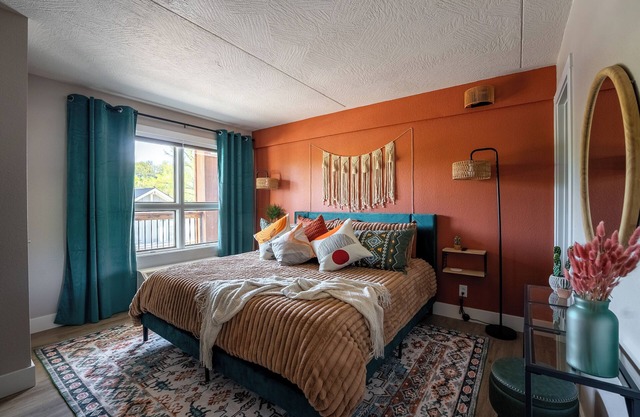 Boho Condo with Pool & Fitness Center—Next to Branson Landing—Pet Friendly!