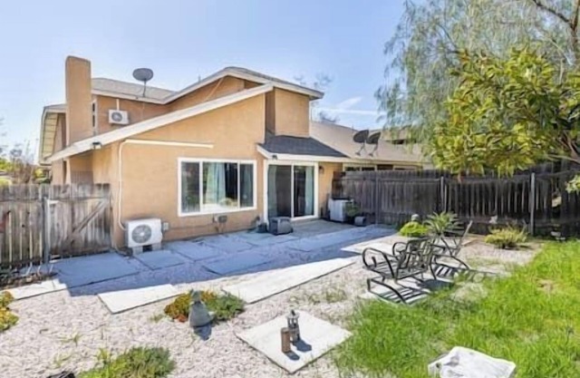 BOHO Hidden Gem fenced backyard garage pet OK