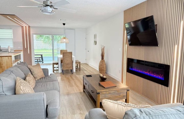 Boho Luxe Escape - Pet Friendly, Fire Pit, Grill, & Beach!