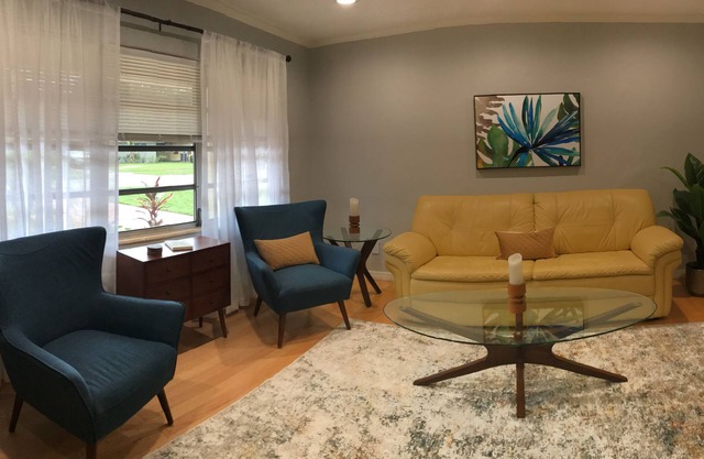 Boho Vibe 3B/2B West of S. Tuttle - 1 mile from Downtown