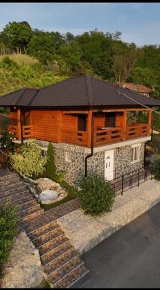 Boja Zalaska - kameni apartman