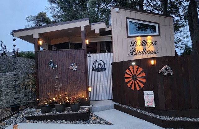 Bollinger Birdhouse-Tiny Home, Cozy Home Near Yosemite.