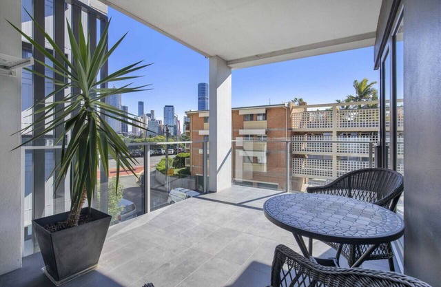 Book for Brisbane Festival - WiFi, Wine, Cafes