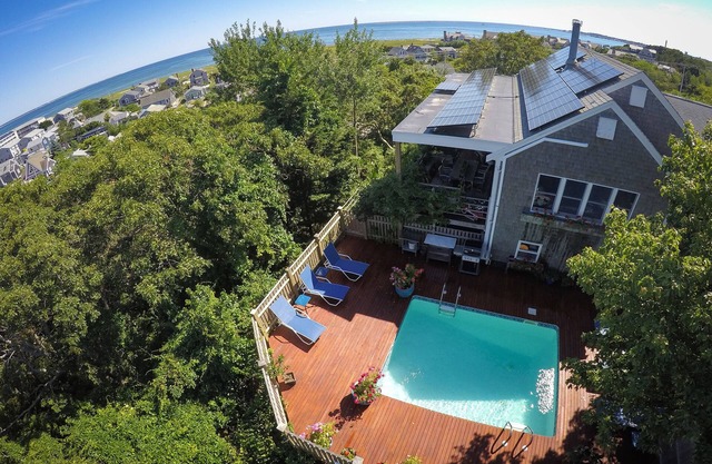 Booking for late fall, winter and New Years - cozy fireplace, hot tub and sauna!