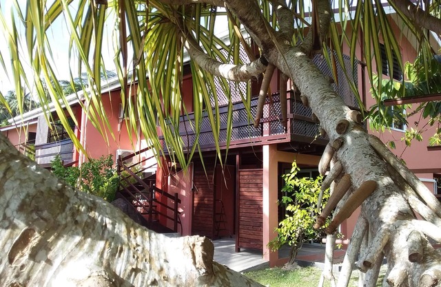 Bora Bora Holiday's Lodge and Villa