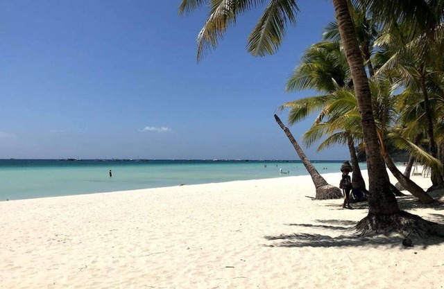 Boracay Beachfront 2BR Apartment in Station 3