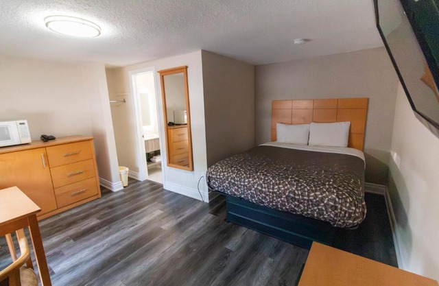 Borden Inn and Suites