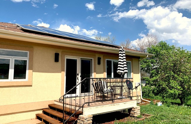 Boulder "CrestHouse" Retreat! w/Garage & Mountain View⛰️Hidden gem close to town