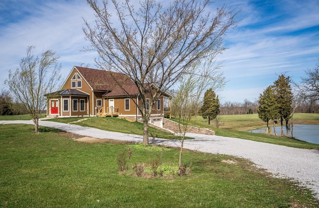 Bourbon Trail/Ark Encounter/Horse Racing/Golf: Cabin, Fishing, & Hunting