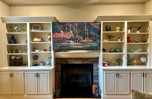 Bourbon Trail Retreat – 2 Bedroom Raleigh Home with Hot Tub