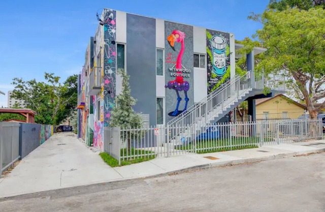 Boutique BLDG 7BR/12BA - in Wynwood near MIA Beach