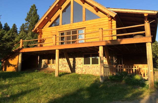 Bozeman-Bridger Retreat with Hot Tub and Mountain Views