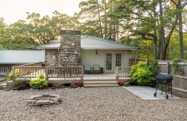 Brady House at Safe Harbor Brady Mountain on Lake Ouachita!