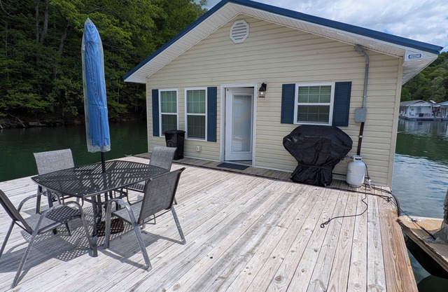 Brand New Floating Home on Norris Lake : Sleeps 12 : Swim, Grill & Relax! #2
