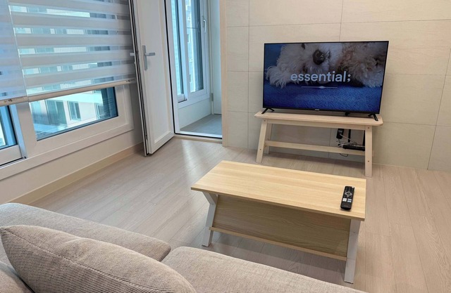 Brand new spacious apt. 2 rooms, line 5/9, Olympic, KSPO, VHS, Asan, Lotte Tower