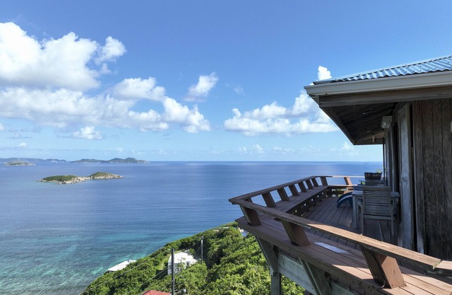 Breathtaking Ocean Views from Every Room - Horizons Cottage
