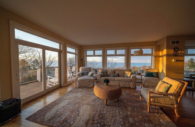 Breathtaking Views of Lake Michigan-Beachwalk Resort