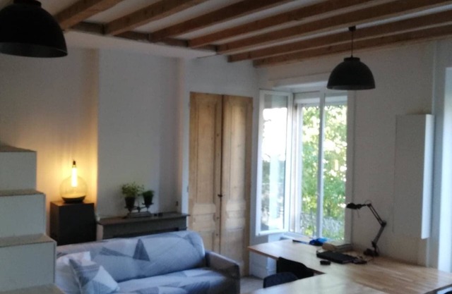 Bright and Quiet Apartment near Lyon