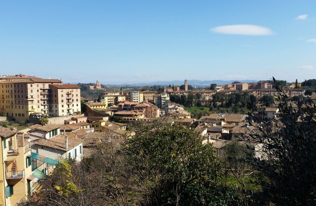 Bright and romantic two-roomed apartment in the center