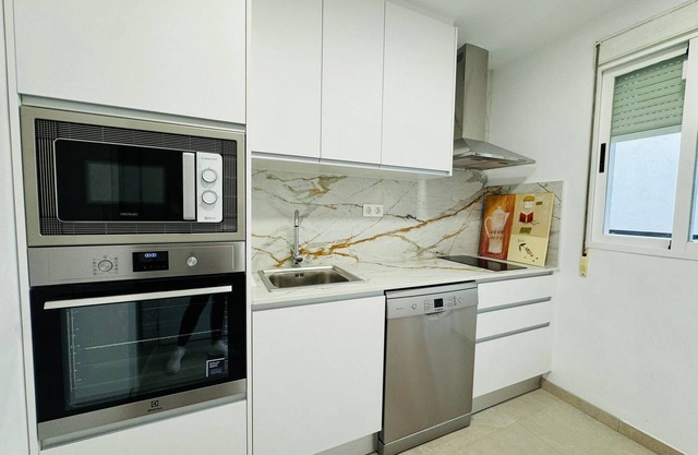 Bright Apartment Near Granada Center