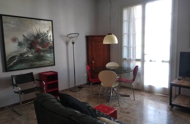 Bright, comfortable apartment near the historic center