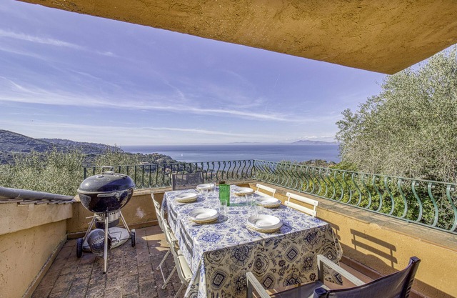 Bright Home With Wonderful Sea View, Porto Santo Stefano, Italy