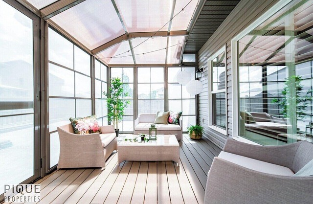 Bright Luxury Home-Hot Tub-Sunroom-King Bed-AC