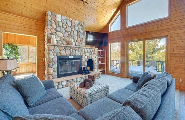 Bright Minong Vacation Rental on Little Sand Lake!